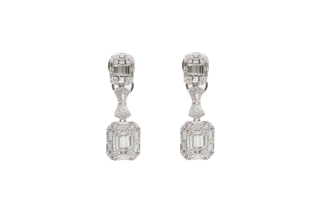 Dangling Emerald Diamond Earrings