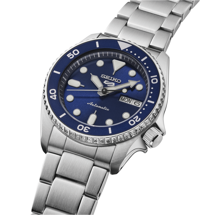 5 Sports SKX Series Mid-Size Blue Dial / Stainless Steel Bracelet Blue Dial