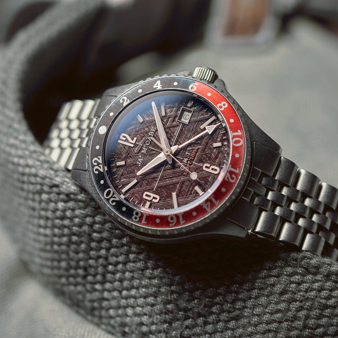 Baja GMT Red & Black / Stainless Steel | Brown Dial
