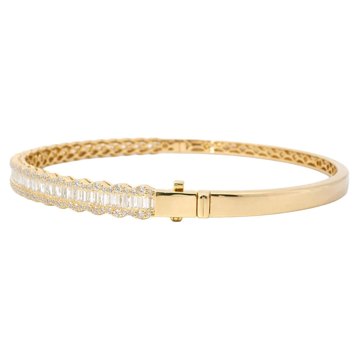 Baguette Diamond Scalloped Bangle