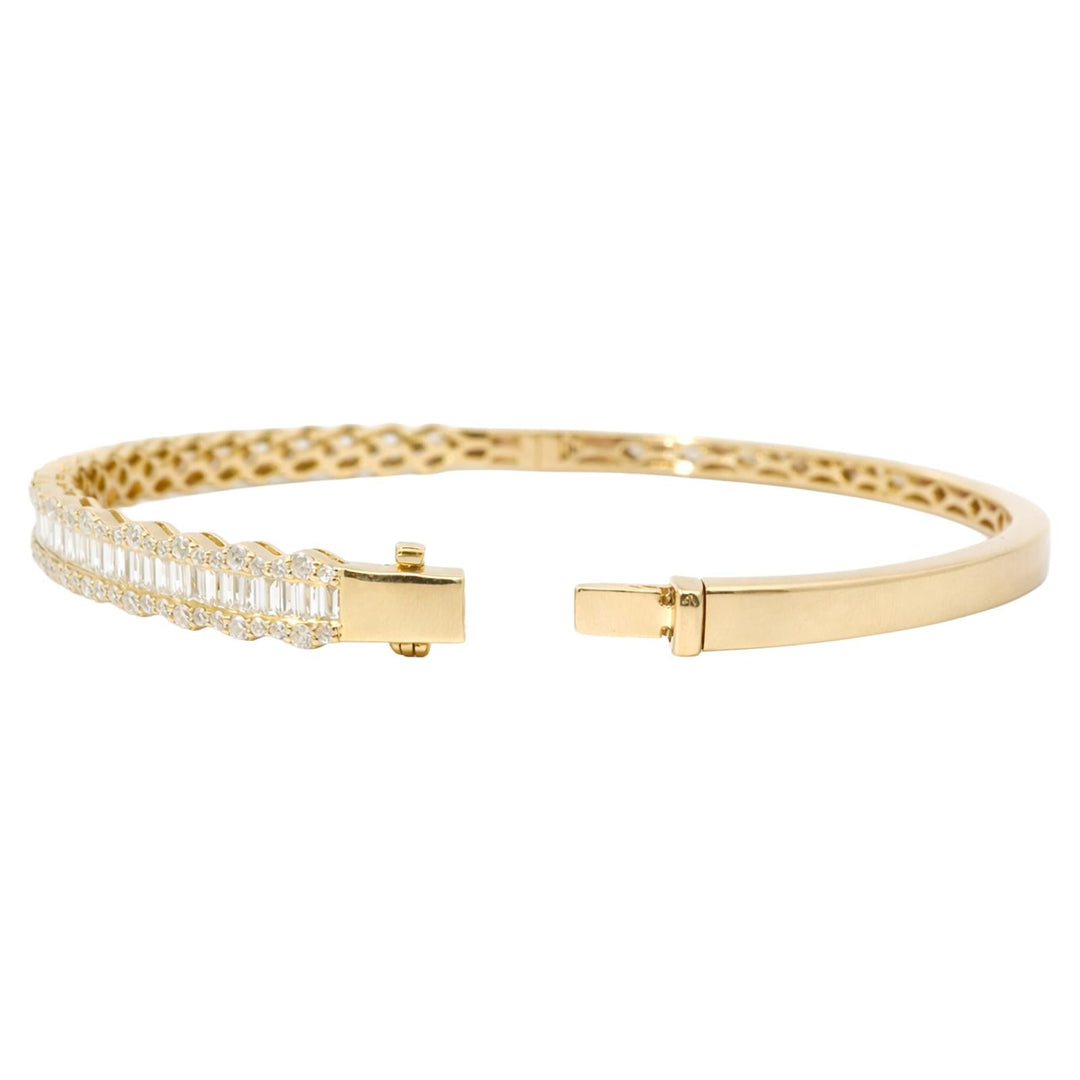 Baguette Diamond Scalloped Bangle