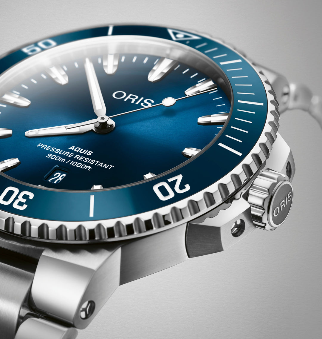 Aquis Date 43.5mm Blue Dial