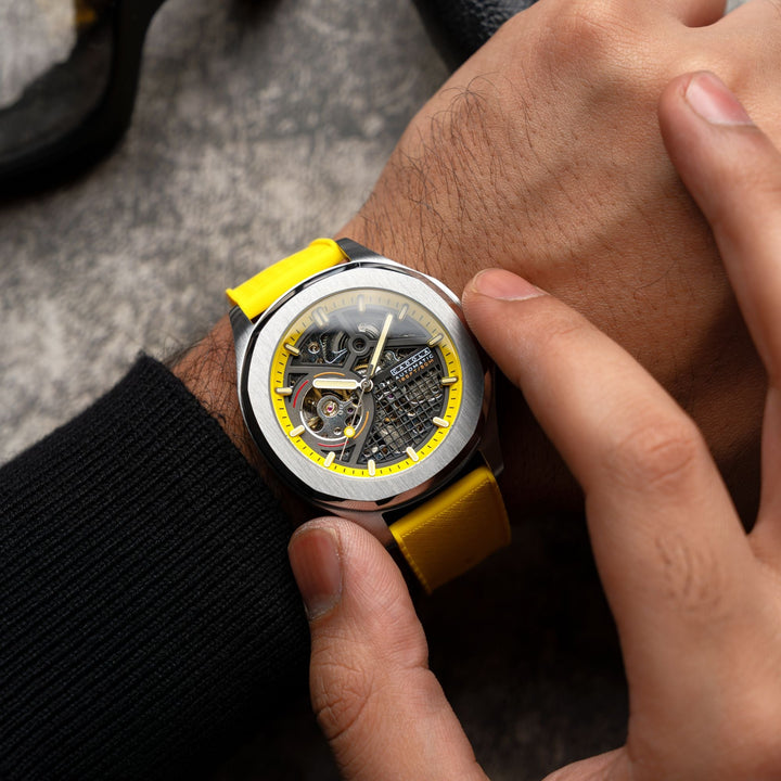 Tail Light Automatic Black / Yellow Silicone | Black Dial