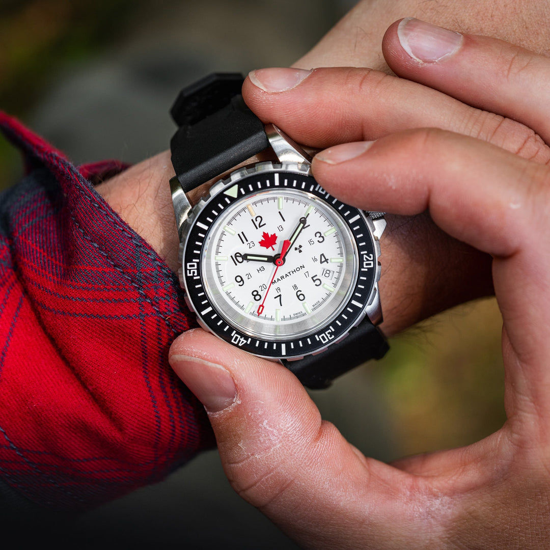 41MM ARCTIC RED MAPLE LARGE DIVER'S AUTOMATIC (GSAR) RED MAPLE ARCTIC GSAR | Whi