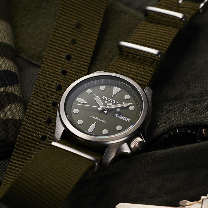 5 Sports SKX Series Green Dial Green Nylon Strap 40mm Green Dial