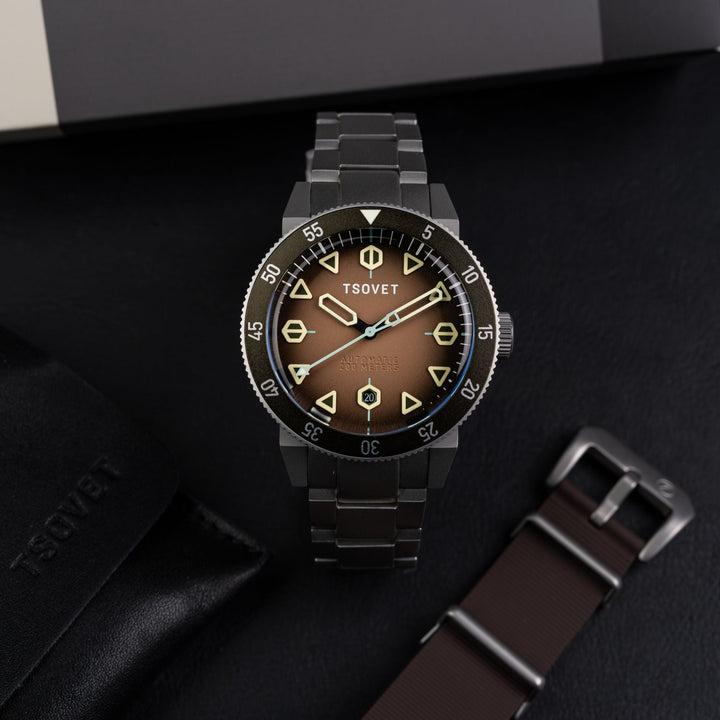 JMT - DW Global Explorer II Tan / Stainless Steel | Tan Dial