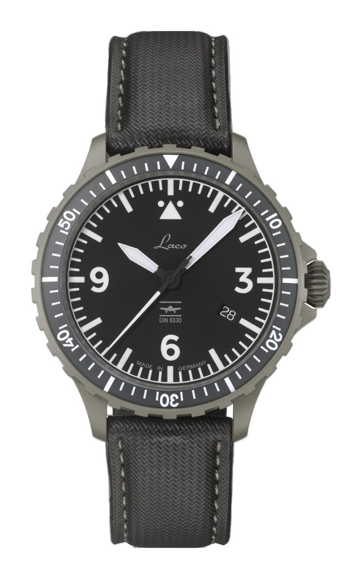 Hamburg DIN 8330 | Black Dial