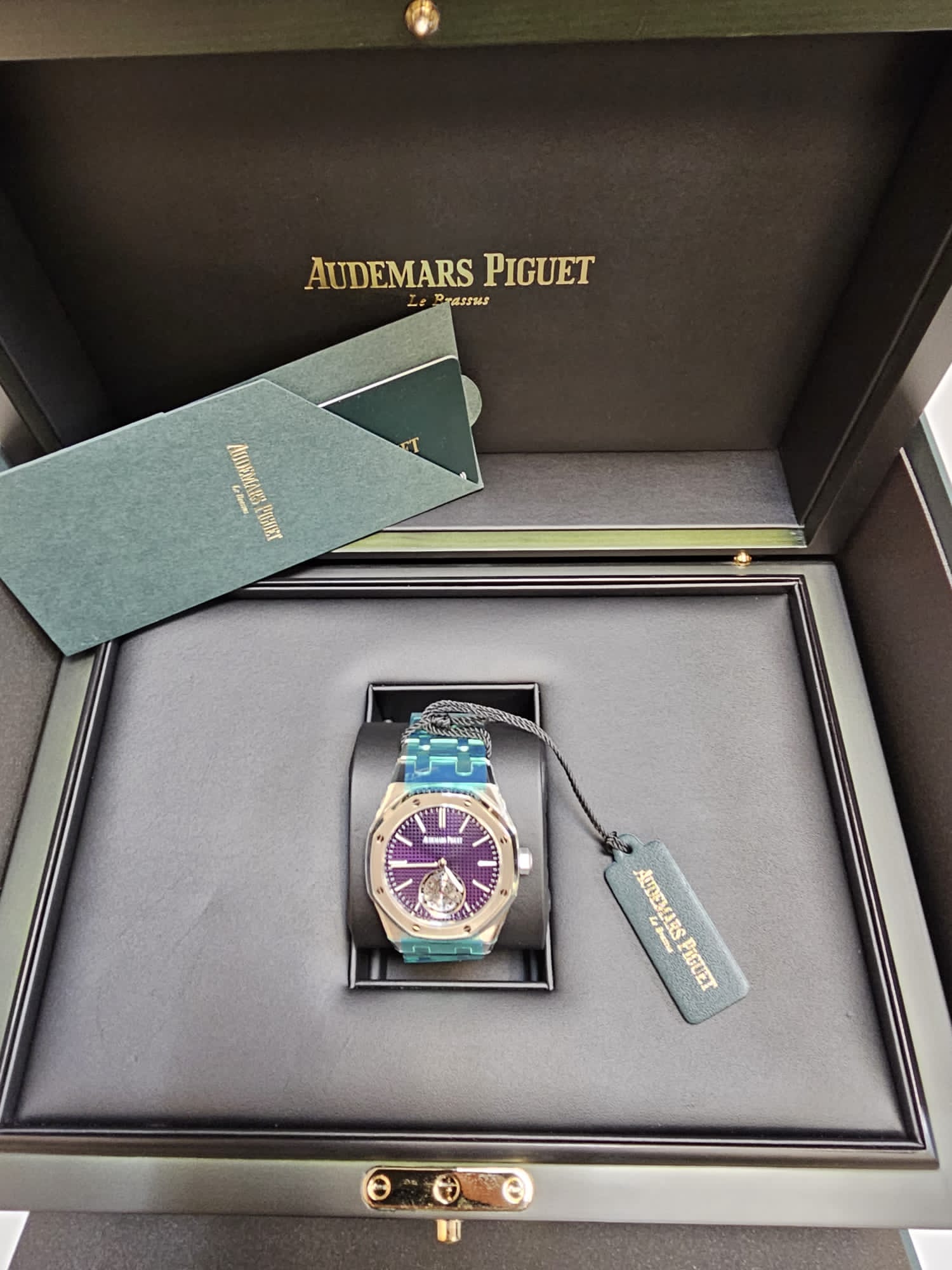 Audemars Piguet ROYAL OAK 37MM PLUM DIAL STAINLESS STEEL FLYING