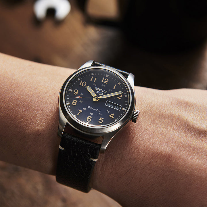 5 Sports Field Series Blue Dial Black Leather Strap 39.4mm Blue Dial