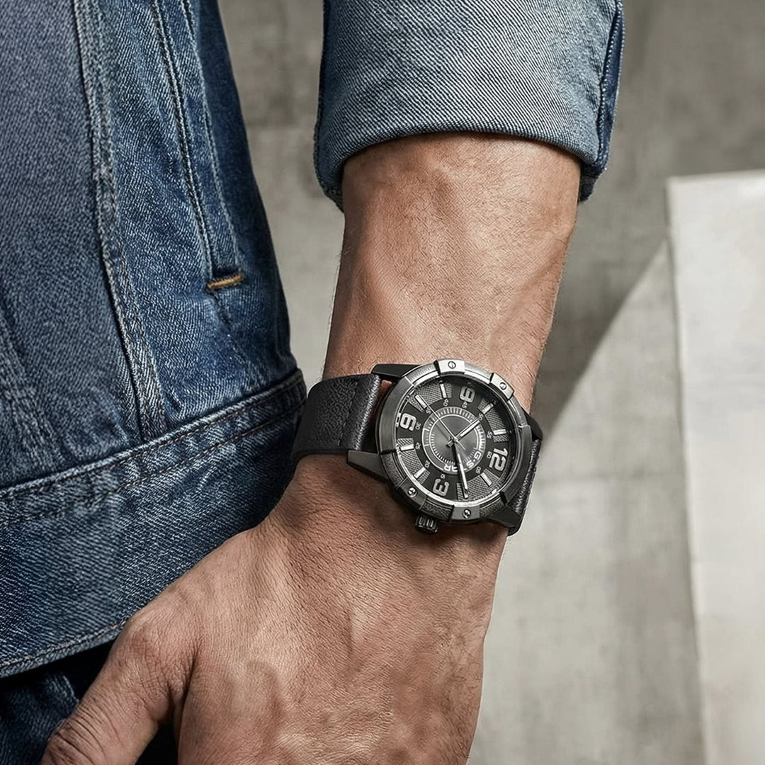 Constructed Gray Dial / Black Leather Strap Gray Dial