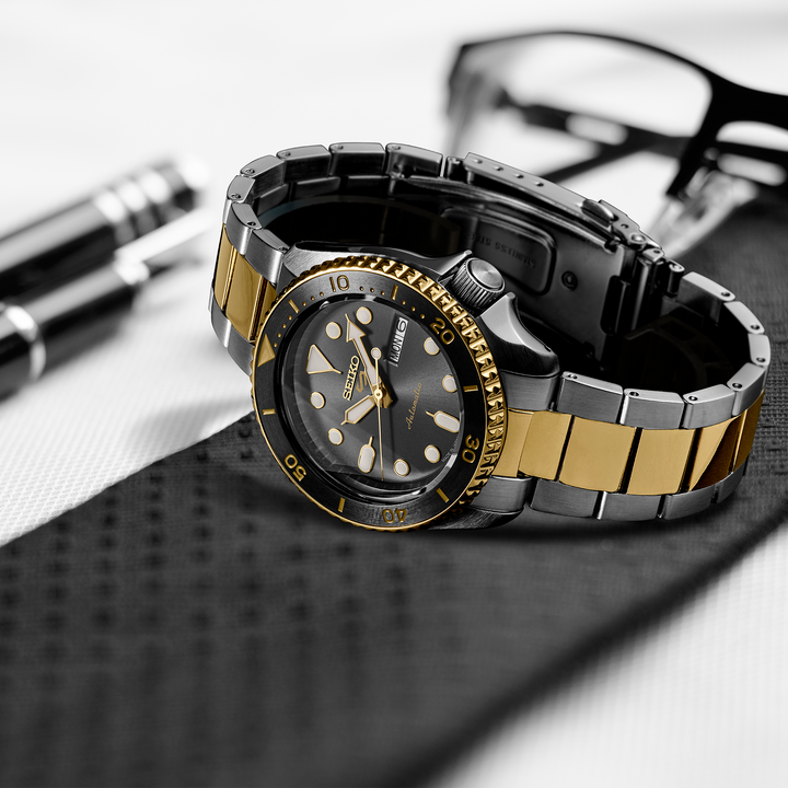 5 Sports SYX Charcoal Dial / Two-Tone Stainless Steel Bracelet Charcoal Dial