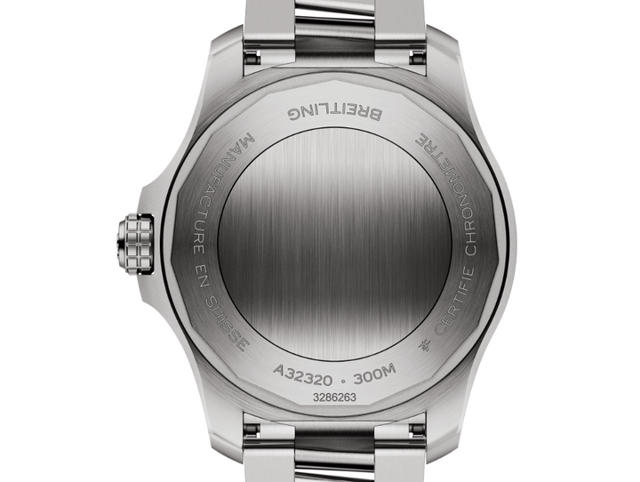 Avenger Automatic GMT 44mm / Black | Black Dial