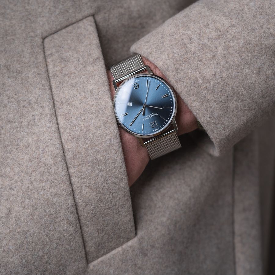 Stuttgart III Big Stuttgart III Big Blue Dial / Stainless Steel Mesh Bracelet Bl