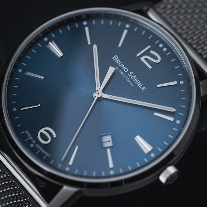 Stuttgart III Big Stuttgart III Big Blue Dial / Stainless Steel Mesh Bracelet Bl