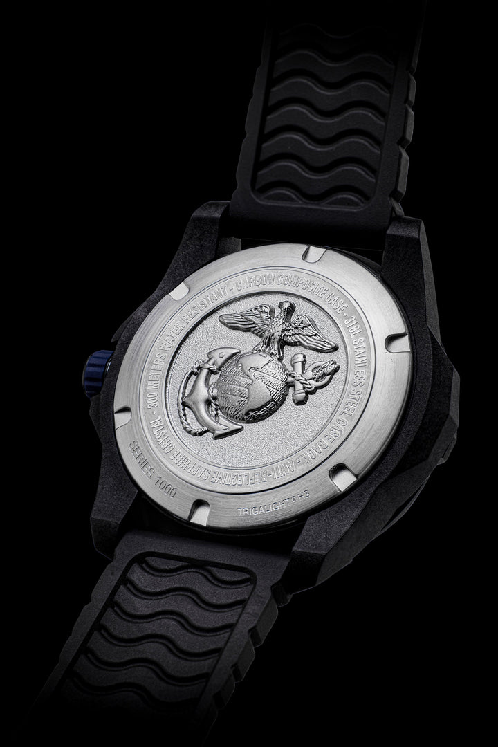 USMC Carbon Dive CARBON CASE/BLACK & GREEN DIAL/BLACK STRAP | Black / Green Dial