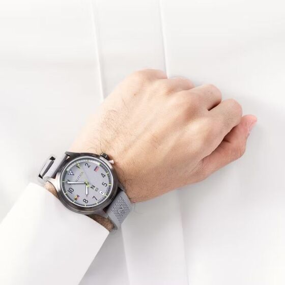 N83 EVERYDAY Gray / Low Lead Brass | Gray Dial