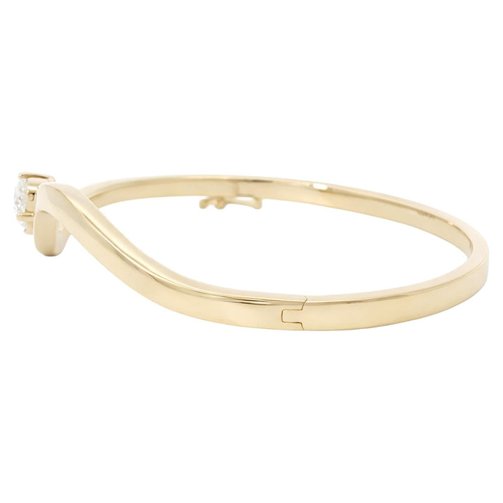 Oval Diamond Wave Bangle