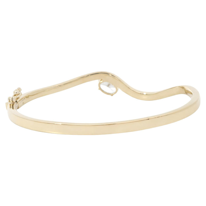 Oval Diamond Wave Bangle