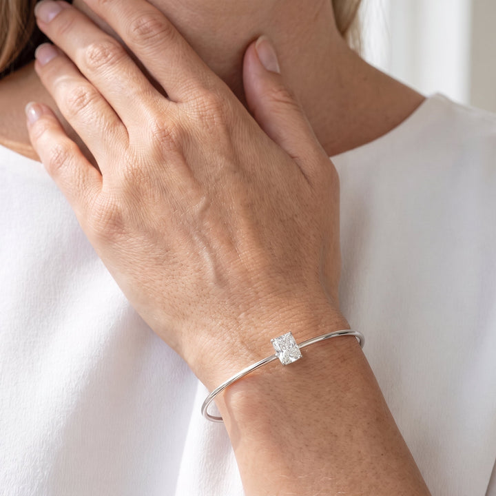 Lab Grown Diamond Solitaire Bangle