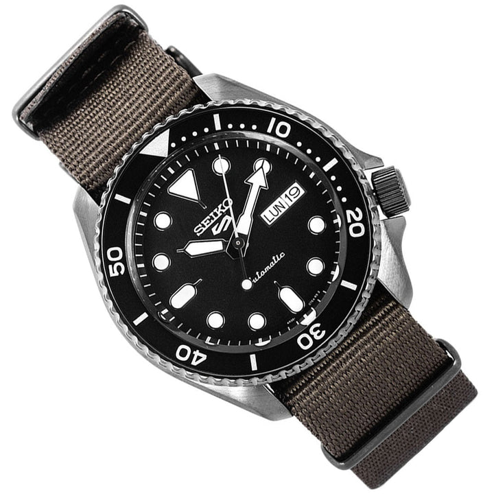 5 Sports SYX Black Dial / Olive Green Nylon Strap Black Dial