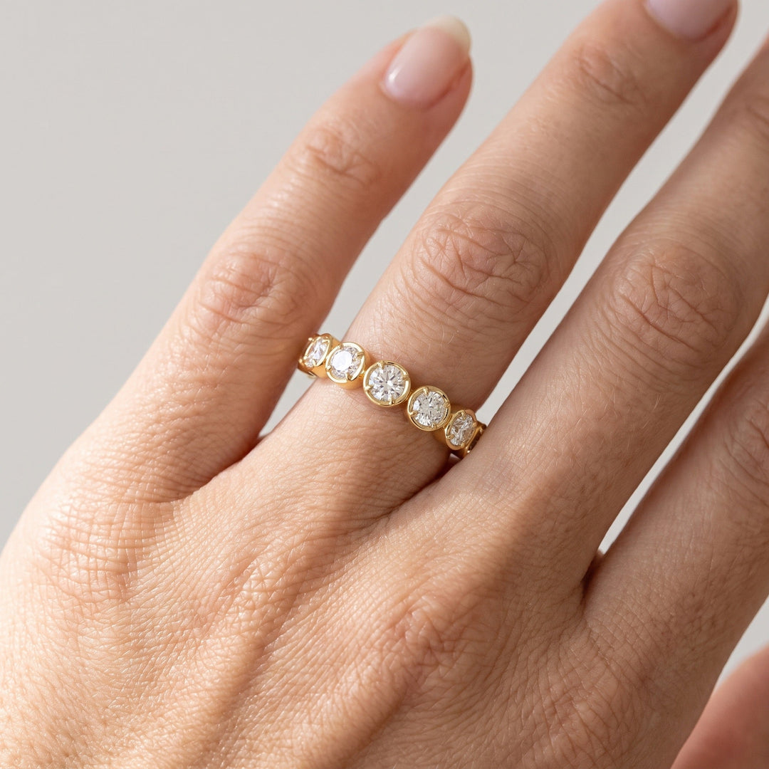 Seven-Stone Round Bezel Band
