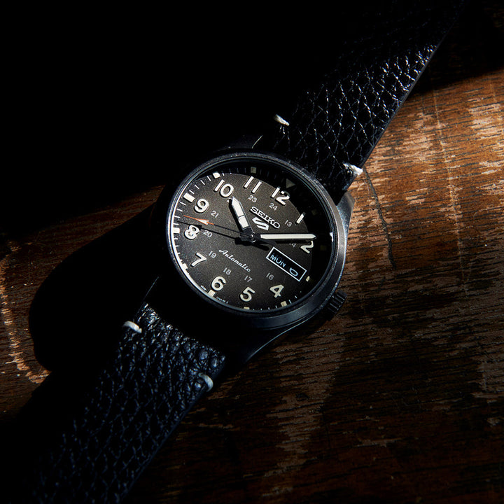 5 Sports Field Series Black Dial Black Leather Strap 39.4mm Black Dial