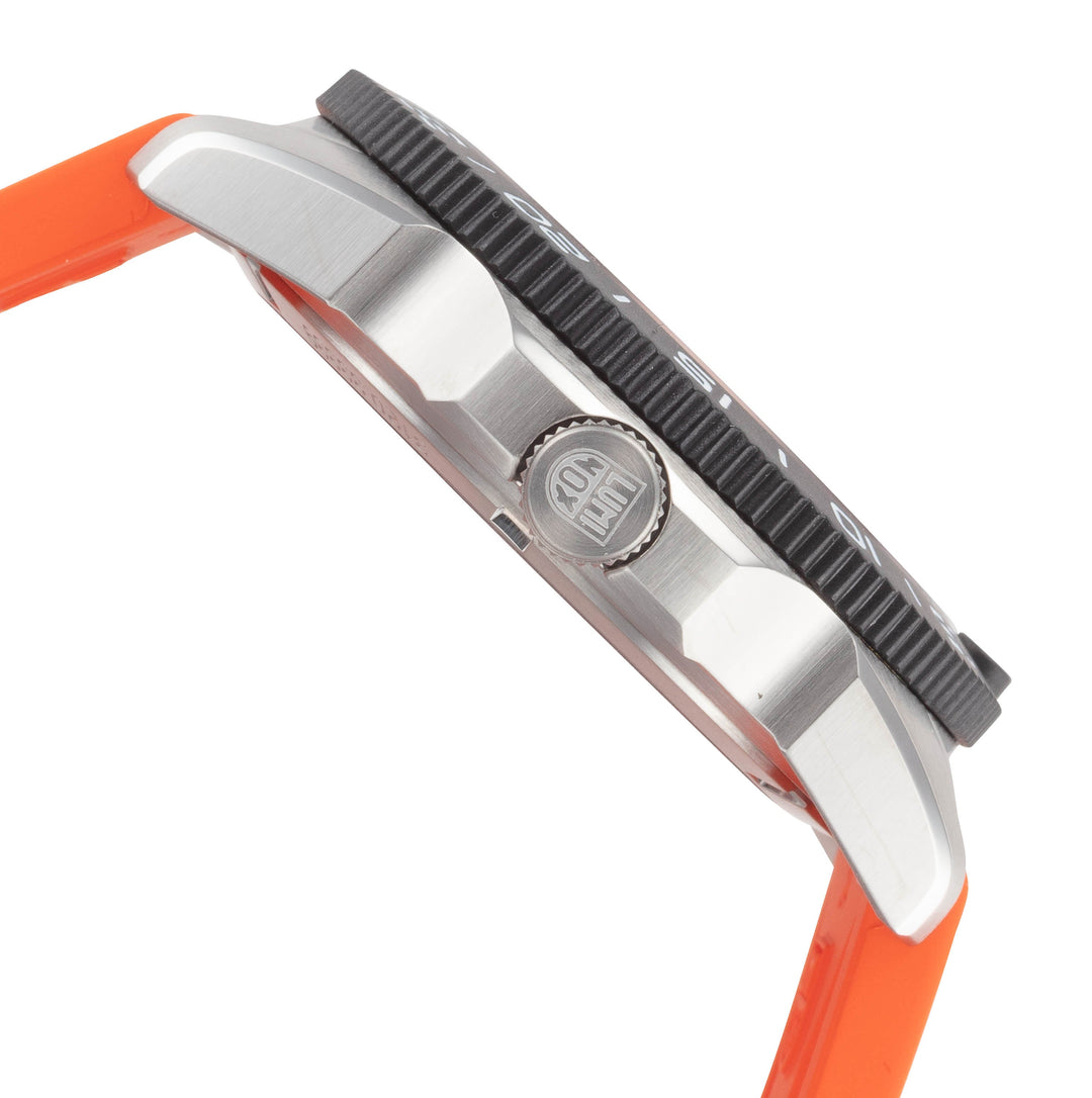 Pacific Diver 44 mm / Orange / Orange Orange Dial