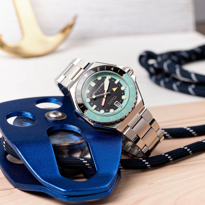 Dumas GMT Automatic Black / Stainless Steel | Black Dial