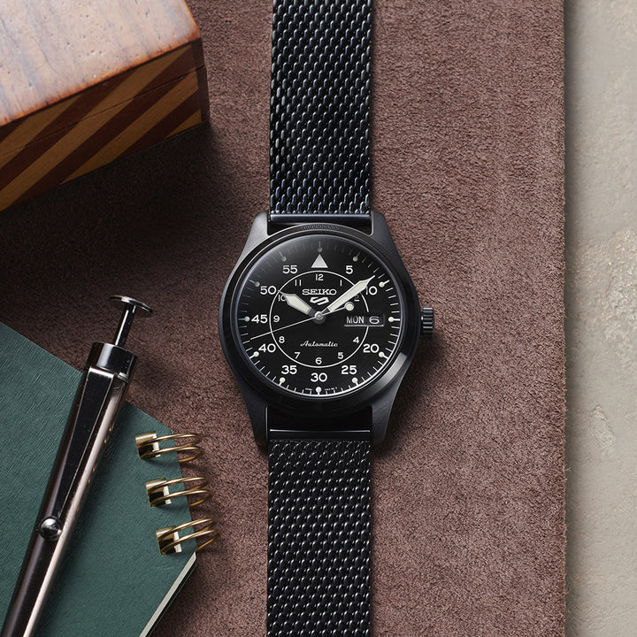 5 Sports Field Series Black Dial Black Stainless Steel Mesh Bracelet 39.4mm Blac