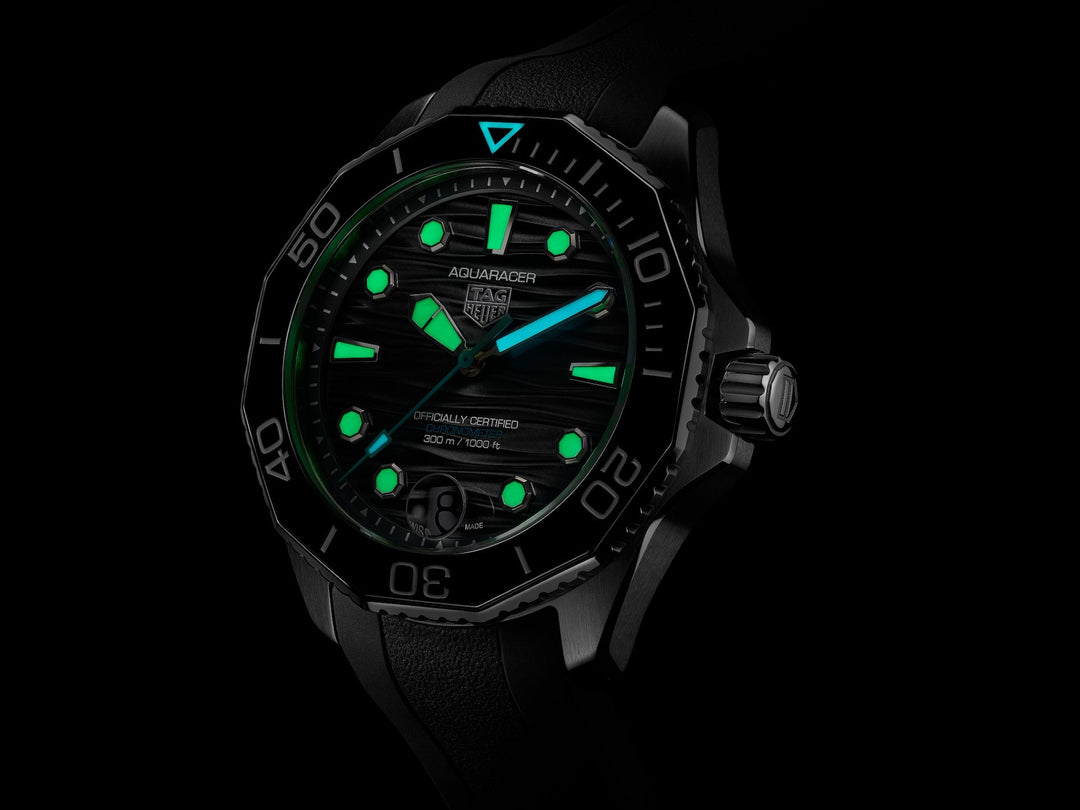 Aquaracer Professional 300 Date 42 mm Black / Black | Black Dial