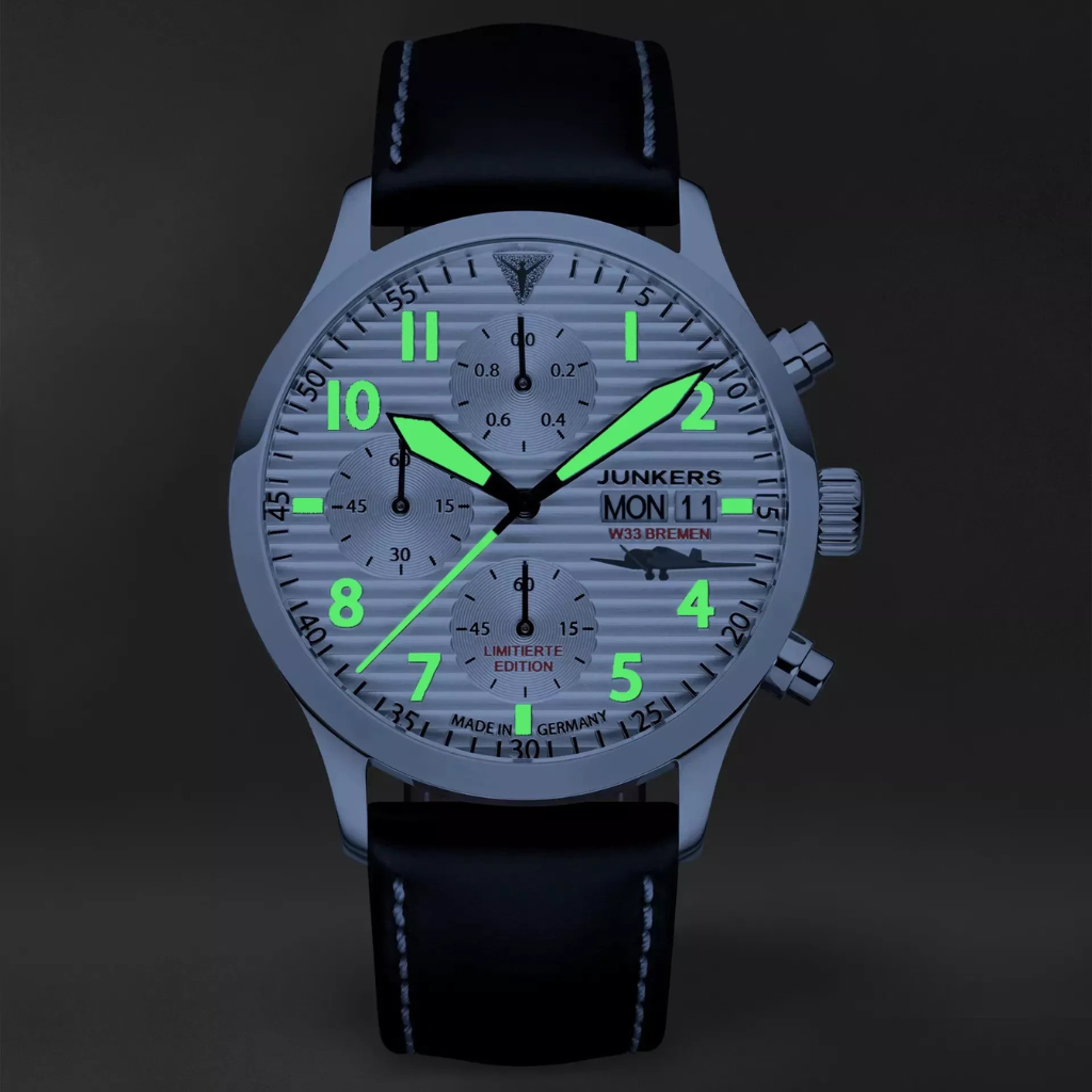 W33 - Limited Editon Leather / Silver Silver Dial
