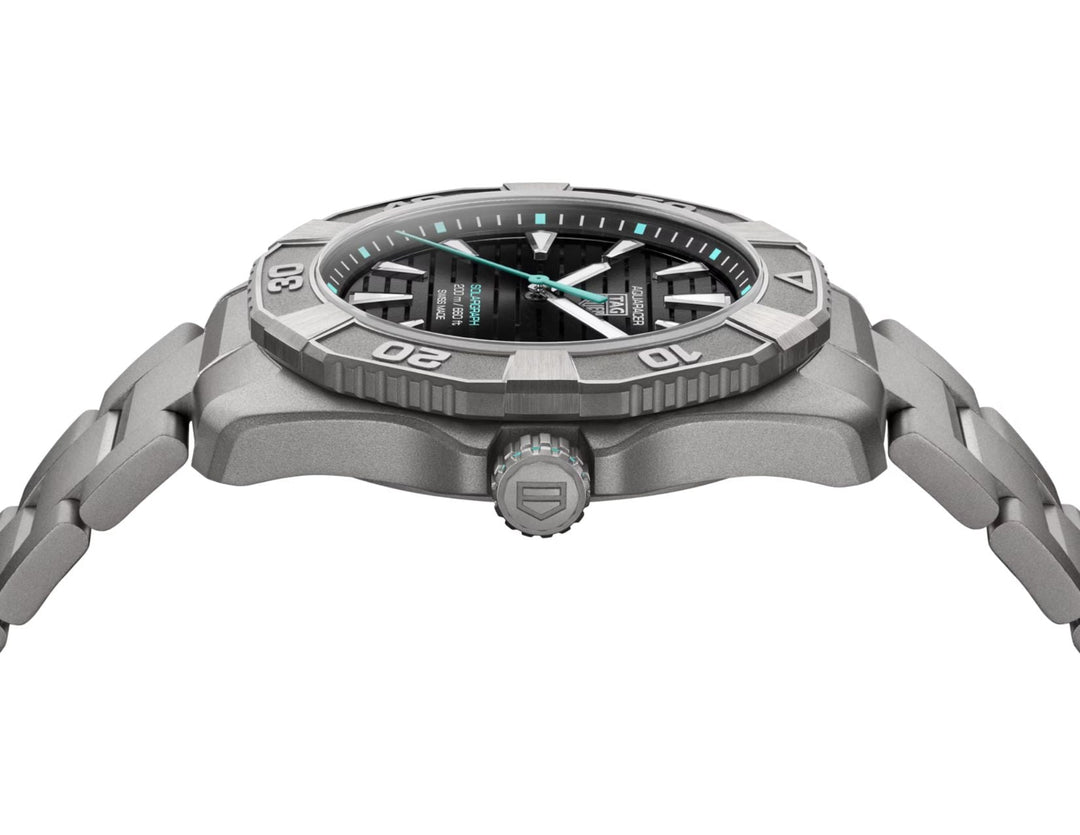Aquaracer Professional 200 Solargraph Solar Quartz Black Dial / Sand-Blasted Tit
