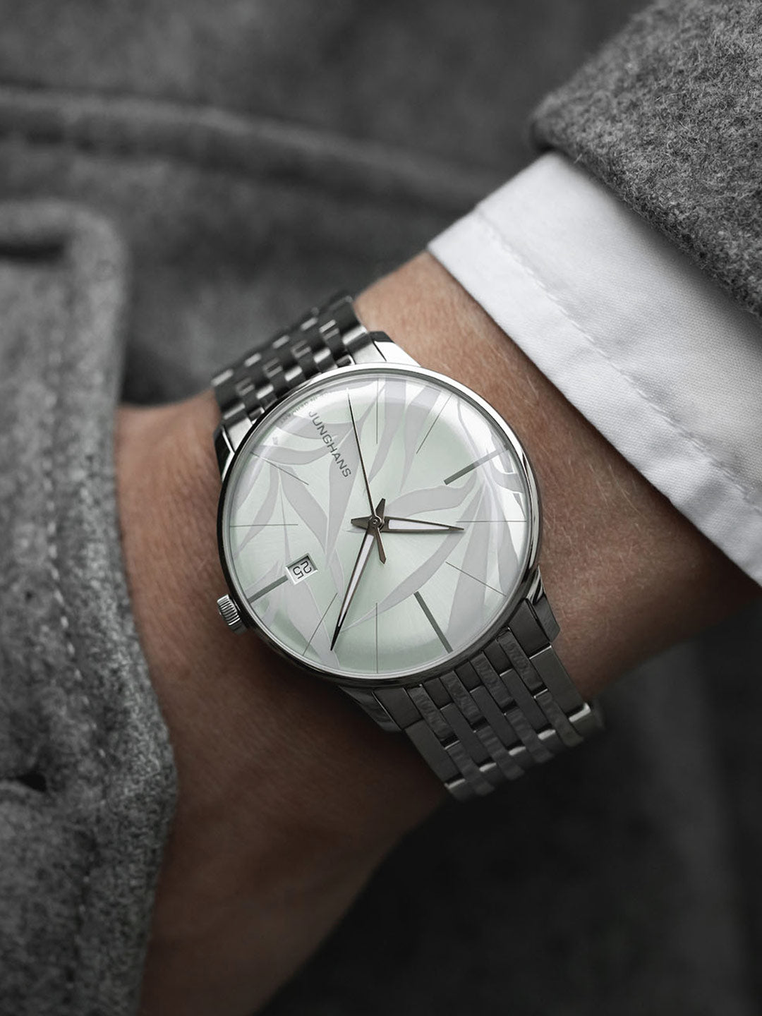 Meister Automatic Silver Bamboo Leaf Dial / Stainless Steel Bracelet Silver Dial