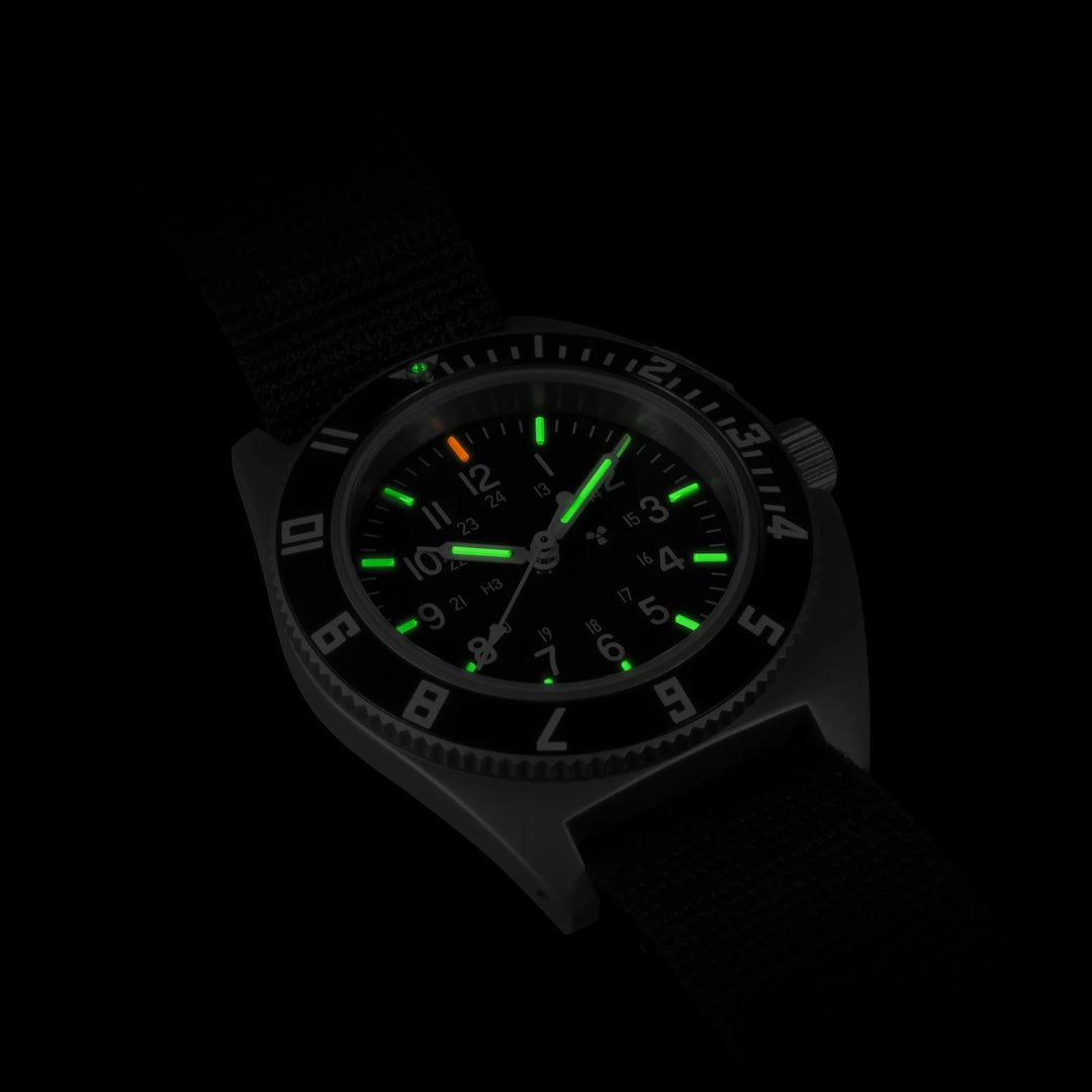 NAV, QUARTZ, SAPH, STE, COL: SS/BKBK NYLON 11" Black Sterile/Nylon | Black Dial