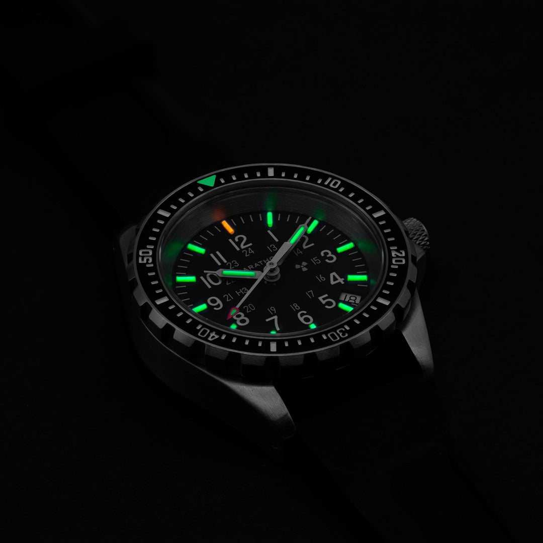 Divers Auto Medium Search and Rescue Quartz Black NGM/Rubber | Matte Black Dial