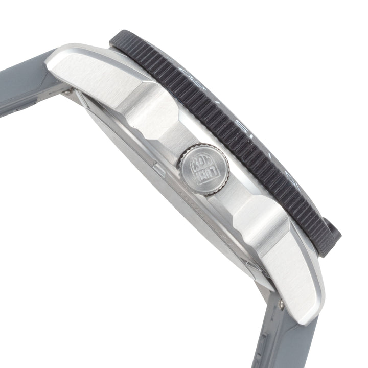 Pacific Diver 39 mm / Black / Grey Black Dial