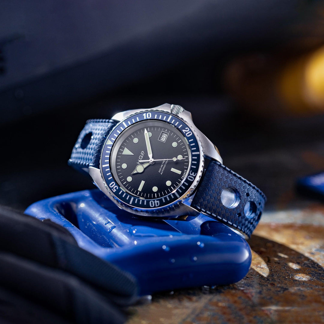 Diver 200M Automatic Bracelet Diving Watch - Blue | Black Dial