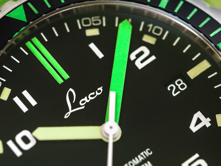 Amazonas 39 Black Rubber Black Dial