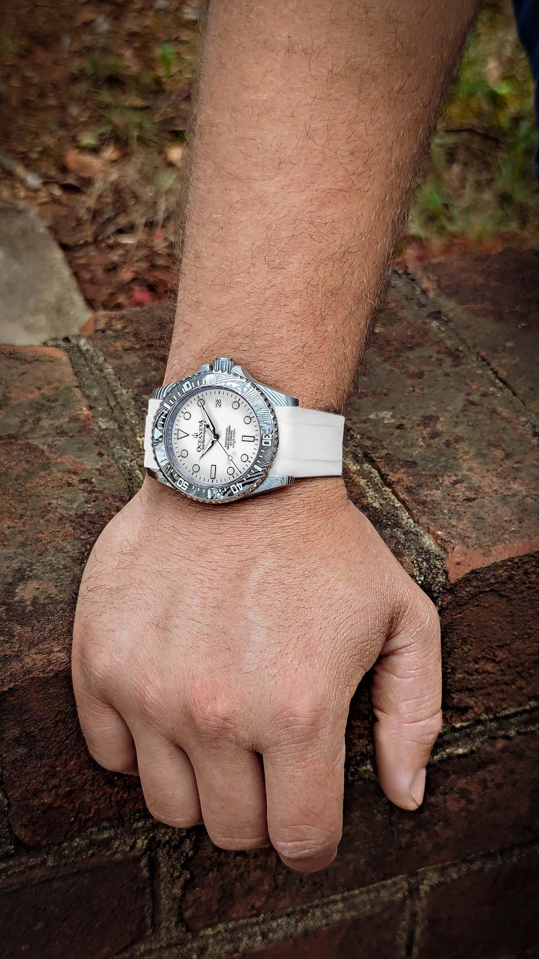 Oceaneva Damascus Swiss Automatic SW200 Deep Marine Explorer II (Damascus/White 