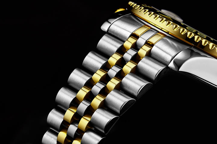 Aquadiver GMT Two Tone / Black + Gold Bezel | Black Dial