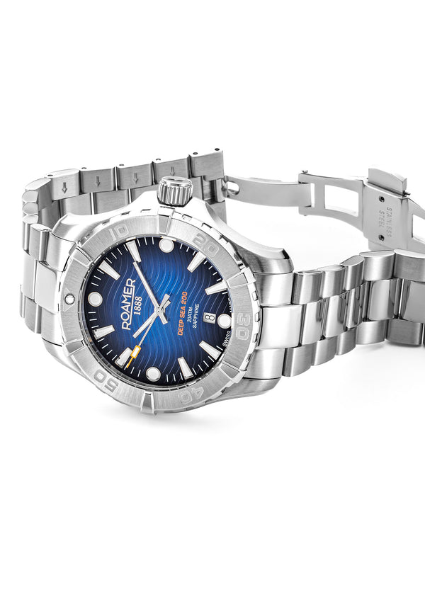 Deep Sea 200 Blue dial, stainless steel bracelet Blue Dial