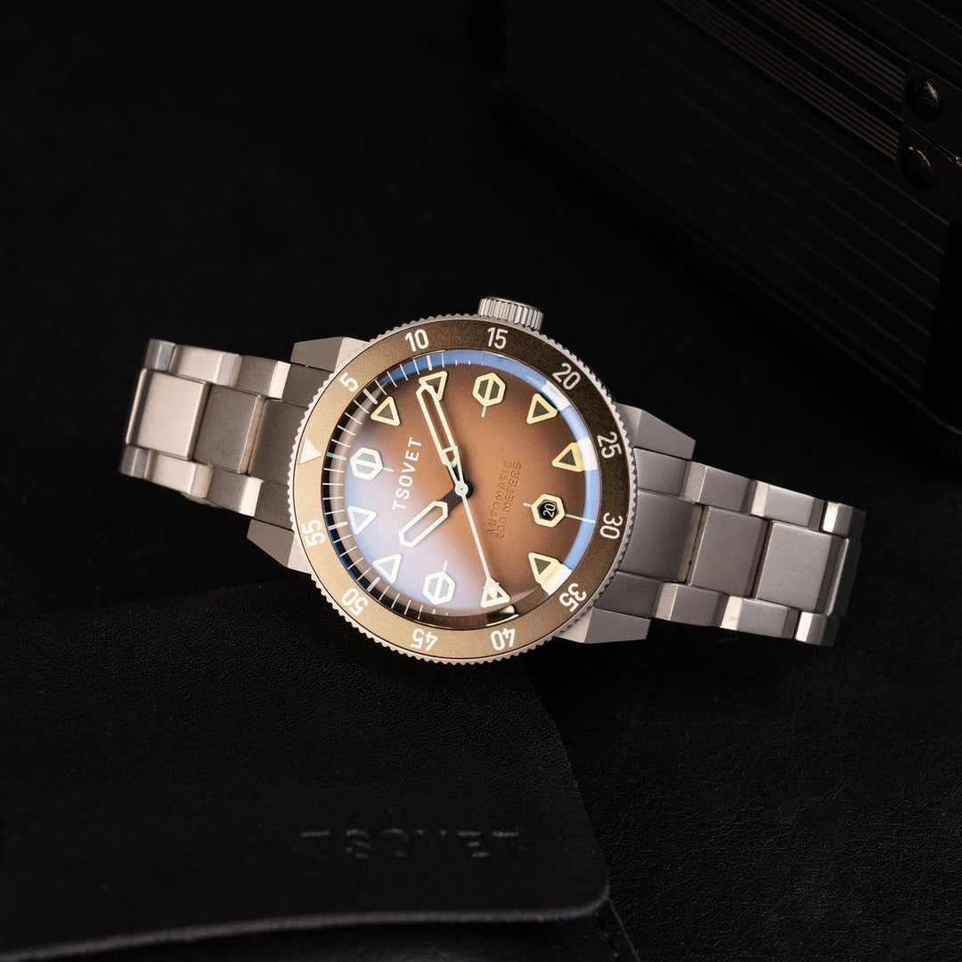 JMT - DW Global Explorer II Tan / Stainless Steel | Tan Dial