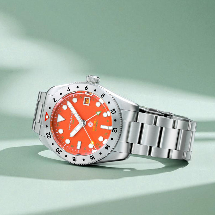 Croft 39 GMT Automatic Red / Stainless Steel | Red Dial