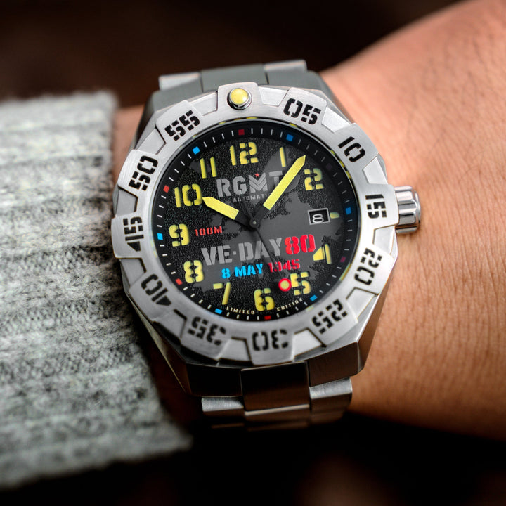 FIELD MASTER AUTOMATIC VE-DAY 80TH LIMITED EDITION BLACK / STAINLESS STEEL | Bla