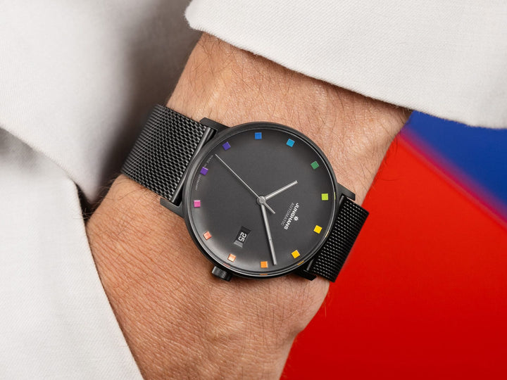 Form A Bauhaus Edition Black Bauhaus Dial / Black PVD Milanese Bracelet Black Di