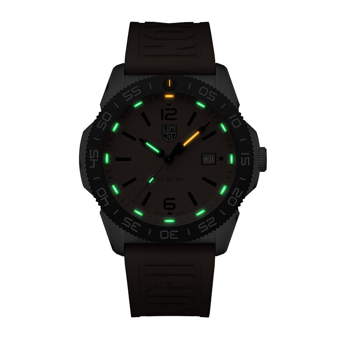 Pacific Diver 44 mm / Orange / Orange Orange Dial