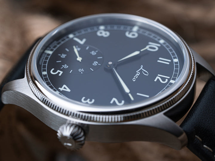 Bremerhaven 39 Handwinding Black Dial