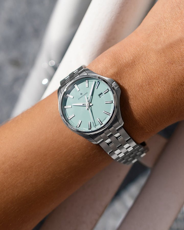 Meister S Quartz 35 Pastel Green Dial / Stainless Steel Bracelet Pastel Green Di