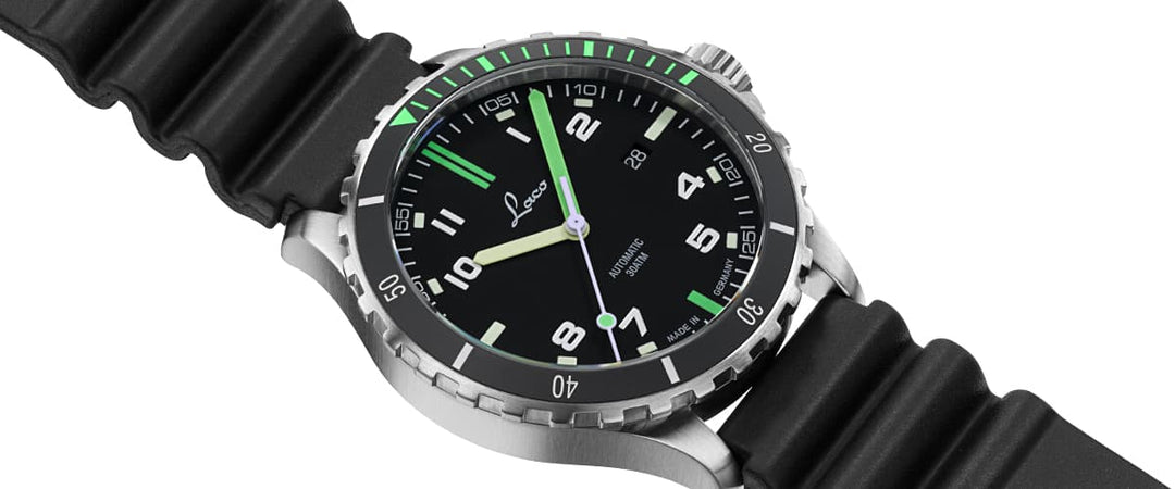 Amazonas Rubber Strap Black Dial