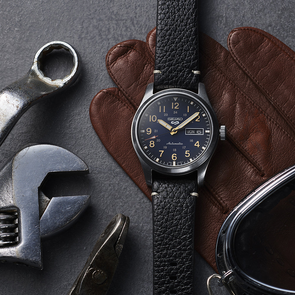 5 Sports Field Series Blue Dial Black Leather Strap 39.4mm Blue Dial